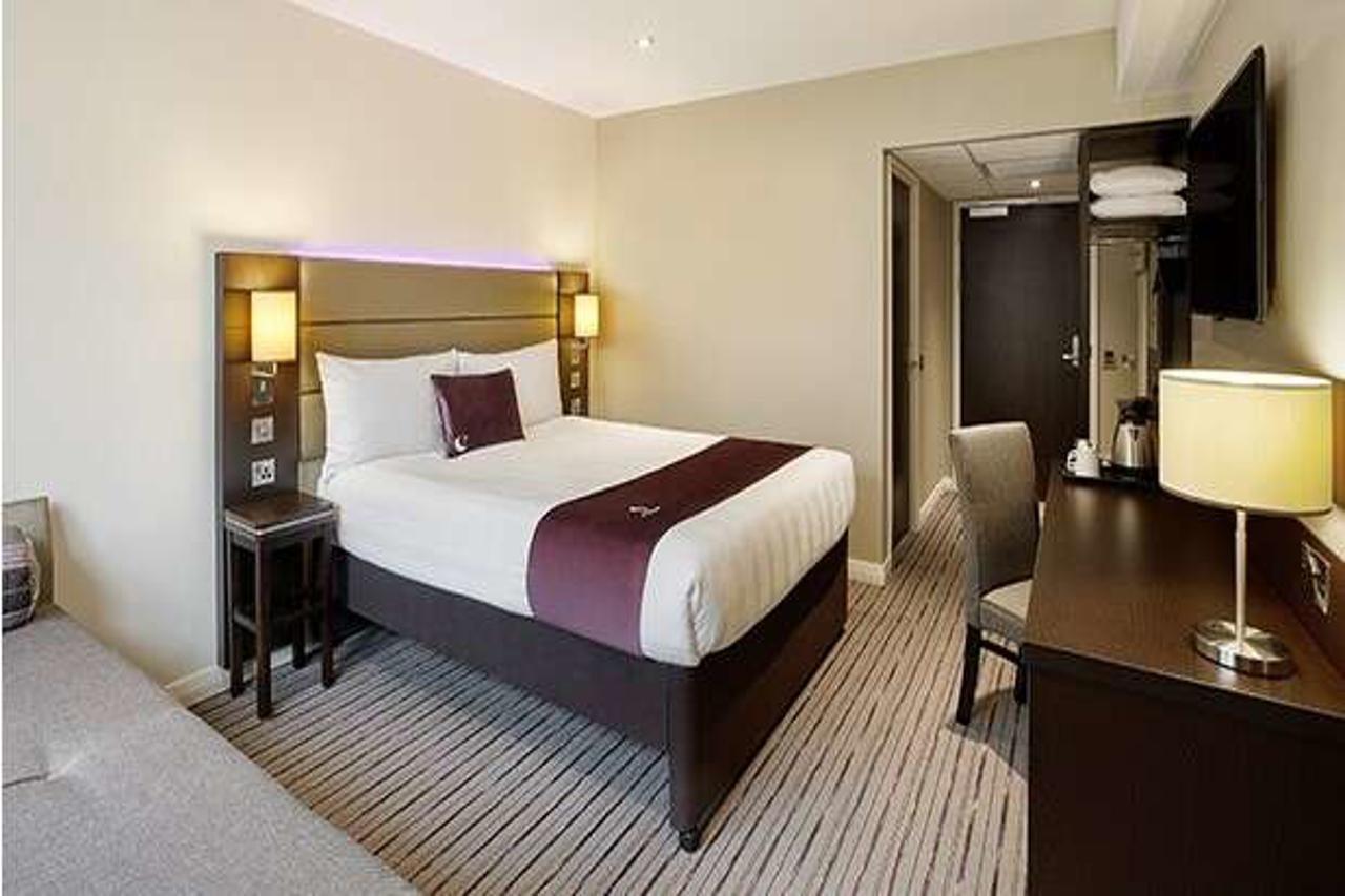 Premier Inn Jersey St Helier Saint Helier Exterior photo